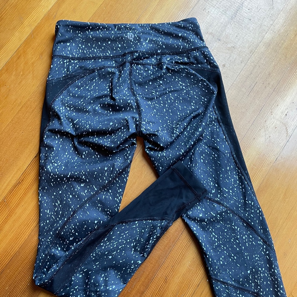 Lulu | Sz 4 | black and white leggings